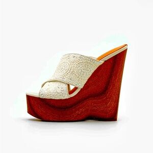 Brand new Guess platforms !